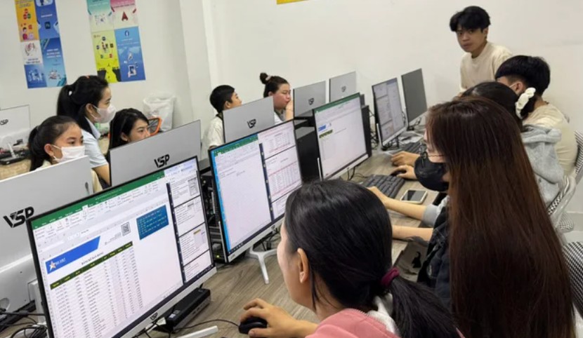 Học viên thực hành Excel thực tế